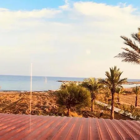 Paradise Beachfront Mini Boutique And Restaurant * Rizokarpaso