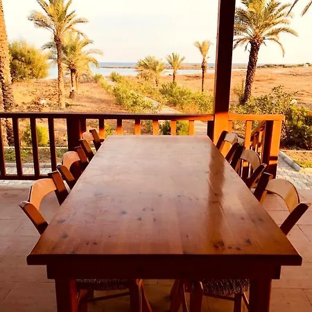 Paradise Beachfront Mini Boutique&restaurant Maison d'hôtes *